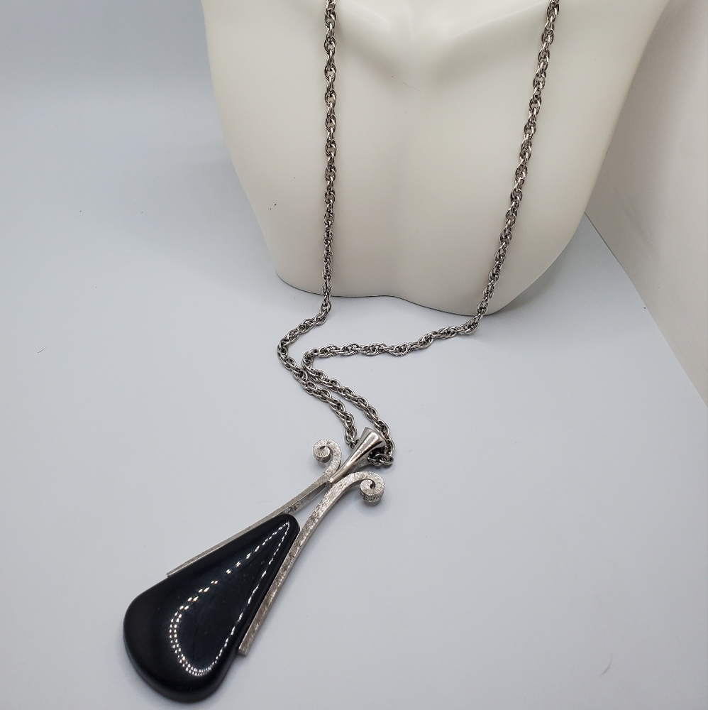 Vintage Avon pendant necklace